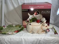 Overall view showing pig tureen, platter and original box