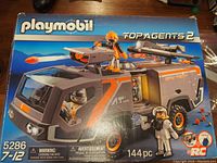 Box showing Playmobil Top Agents 2 set 5286 with vehicle and figures illustrated on front.