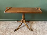 Front view of tray style table