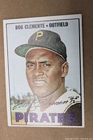 Front image of the 1967 Topps Roberto Clemente baseball card showing his portrait, name, team, and signature.