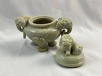 Censer body and separate lid with foo dog finial removed