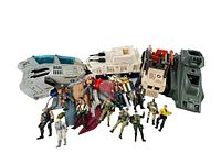 Photo showing all included G.I. Joe vehicles and figures, revealing vehicles with multiple cannons and 13 assorted action figures in military outfits.