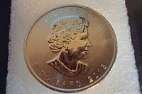 Obverse view showing Queen Elizabeth II portrait with denomination and year