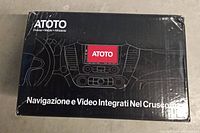 Box of ATOTO In-Dash Car Entertainment system showing branding and marketing text in Italian