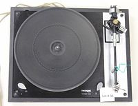 Top-down view showing platter and tonearm assembly