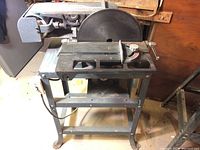 Front angle of the combined disk and belt sander on stand