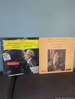 Photo of front covers of two Beethoven vinyl albums: 'Beethoven - Sonaten' by Wilhelm Kempff and 'Beethoven Musique de Chambre pour Piano, vol. 1'