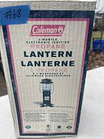 Box showing Coleman 2 mantle electronic ignition propane lantern label and specifications.