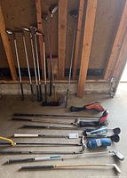 Overview of all 16 clubs leaning and laid out