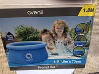 Photo of the original box showing Avenli Prompt Set pool, blue round inflatable, 1.8m diameter, 73 cm (29 inch) deep.
