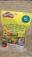 Front of Play-Doh Party Bag packaging showing branding, age recommendation, and number of cans included.