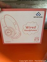 Front of box showing Infurture wired headphones with product illustration and branding.