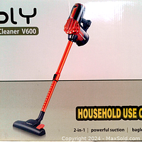 Photo of Iwoly V600 corded stick vacuum cleaner box showing the vacuum in orange and dark gray color with the model and features.