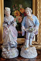 Front view of both figurines together