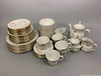 Full set displayed showing all items included in the lot