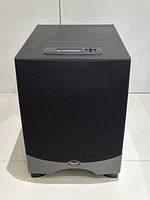 Front view with grille attached