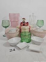 Full lot showing all dishware items with the mouse cookie jar center front.