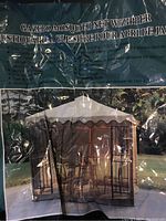 Package label image showing branding, product name and tent dimensions.