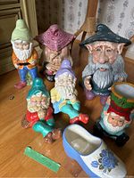 Overview of all gnome figurines and the ceramic shoe planter