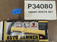 Photo of the automatic hammer packaging and rivets set box.