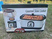 Front view of the Bravetti slow cooker box showing product image, branding, and key features.