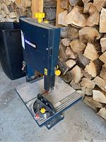 Front-left angle view showing overall saw, table and fence