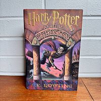 Front cover of Harry Potter and the Sorcerer's Stone dust jacket