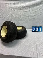 Two wheels stacked, showing overall appearance