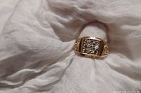 Top perspective of ring on white cloth