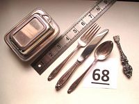 Overview of all five items with ruler and lot number