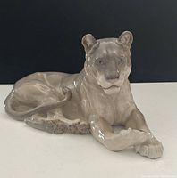 Front view of entire figurine