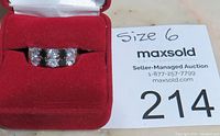 Ring displayed in a red box alongside a card indicating size 6