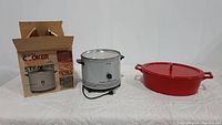Overview of the lot with Munsey Cooker and Food Network Dutch Oven