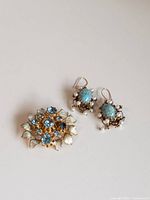 brooch and earrings front view