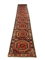 Full-length top-down view showing eight central medallions and narrow border.