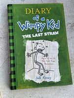 Front cover of the Diary of a Wimpy Kid: The Last Straw book by Jeff Kinney.