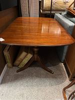 Full view of table top and pedestal base