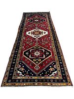 Full length view of runner on white background showing three medallions and linear border