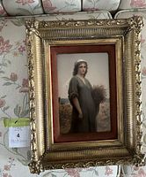 Frontal view of plaque and frame without obstruction