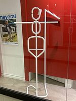 Full mannequin showing two torsos and horizontal arms for display