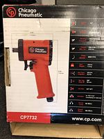Packaging showing front with product image, model number CP7732, and detailed technical specifications including torque range, speed, weight, and air consumption.