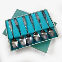Set of 6 silver plated teaspoons with Ontario Shield embossed handle in original blue padded box with lid.