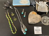 Overview of all items including jewelry sets, heart jewelry box, ring holder