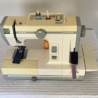 Front view of the machine on table
