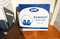 Photo of the E-A-R Model 4000 earmuffs box showing product and model information.