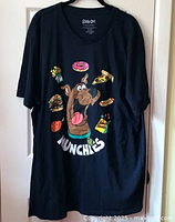Full front view of the navy blue XL Scooby Doo T-shirt with the Scooby and snacks graphic and 'MUNCHIES' text below