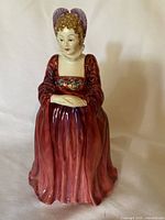 Front view of the Paragon Lady Elizabeth figurine showing detailed facial features and color gradient of dress.