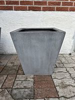 Single planter front view showing shape and finish