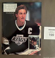 Front cover showing Wayne Gretzky and Beckett masthead