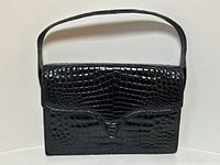 Front view showing flap design and handle